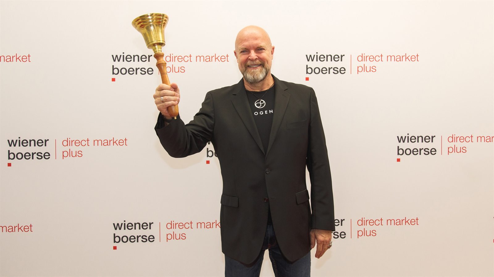 Dr. Albert Schmidbauer, Gründer und CEO der Biogena Good Vibes AG, beim Handelsstart an der Wiener Börse